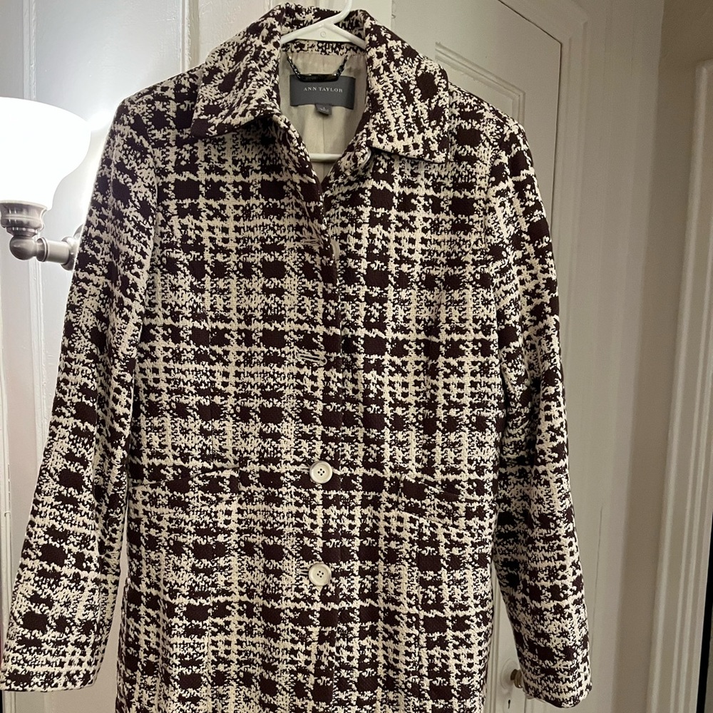 Ann Taylor Spring Coat, cotton fabric, polyester lining.